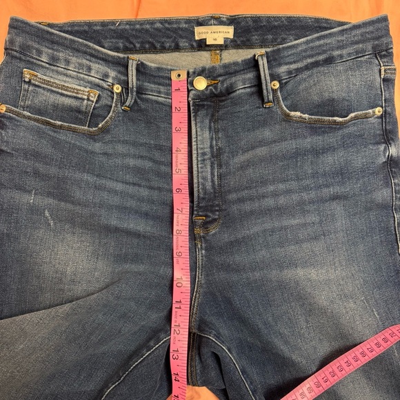 Good American Blue Cropped Jeans | Size 16 - Picture 11 of 13